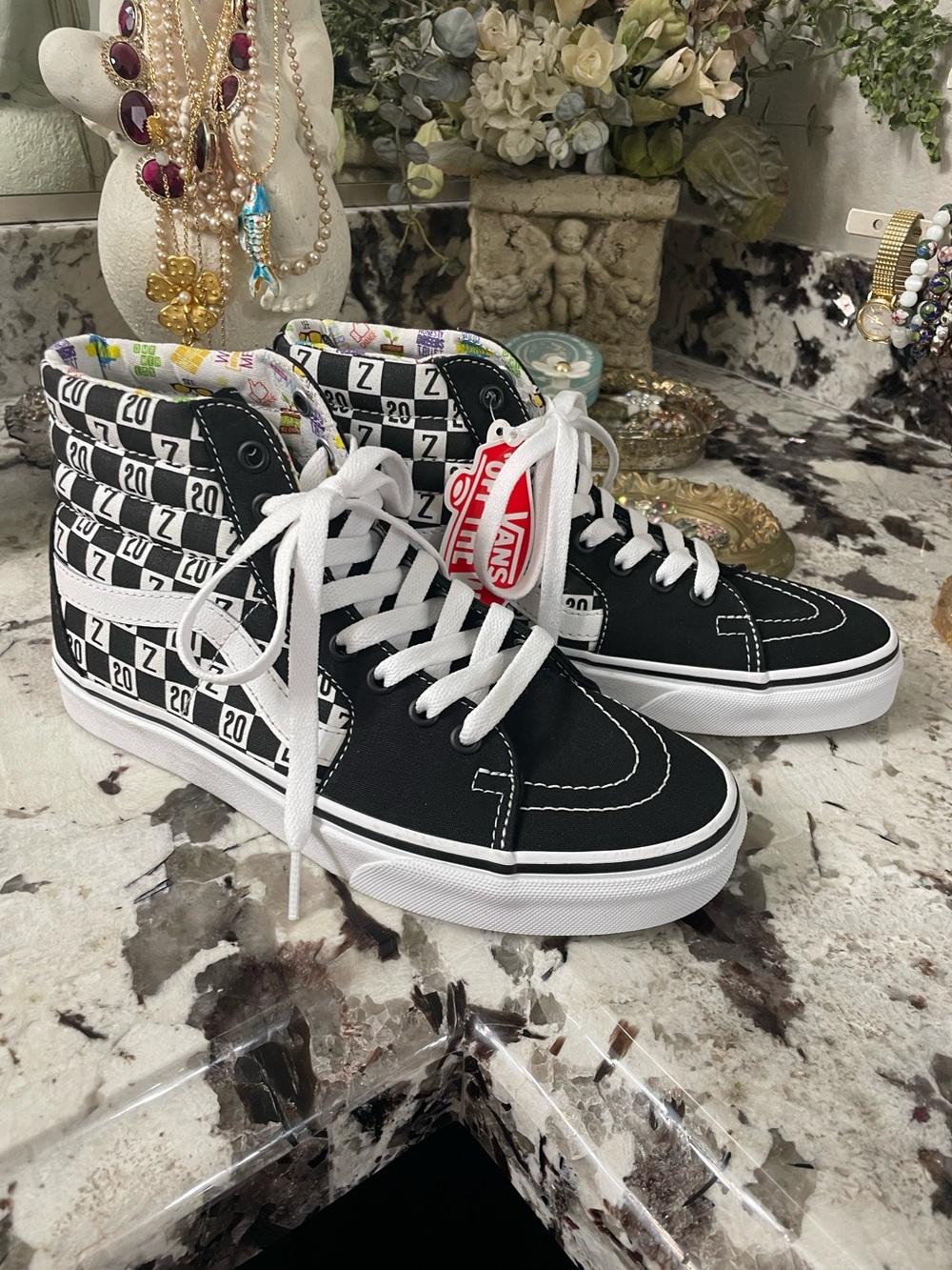 Vans X Zappos Sk8-Hi Hi-Top 20th Anniversary Black & white Sneakers Size M6/W7.5